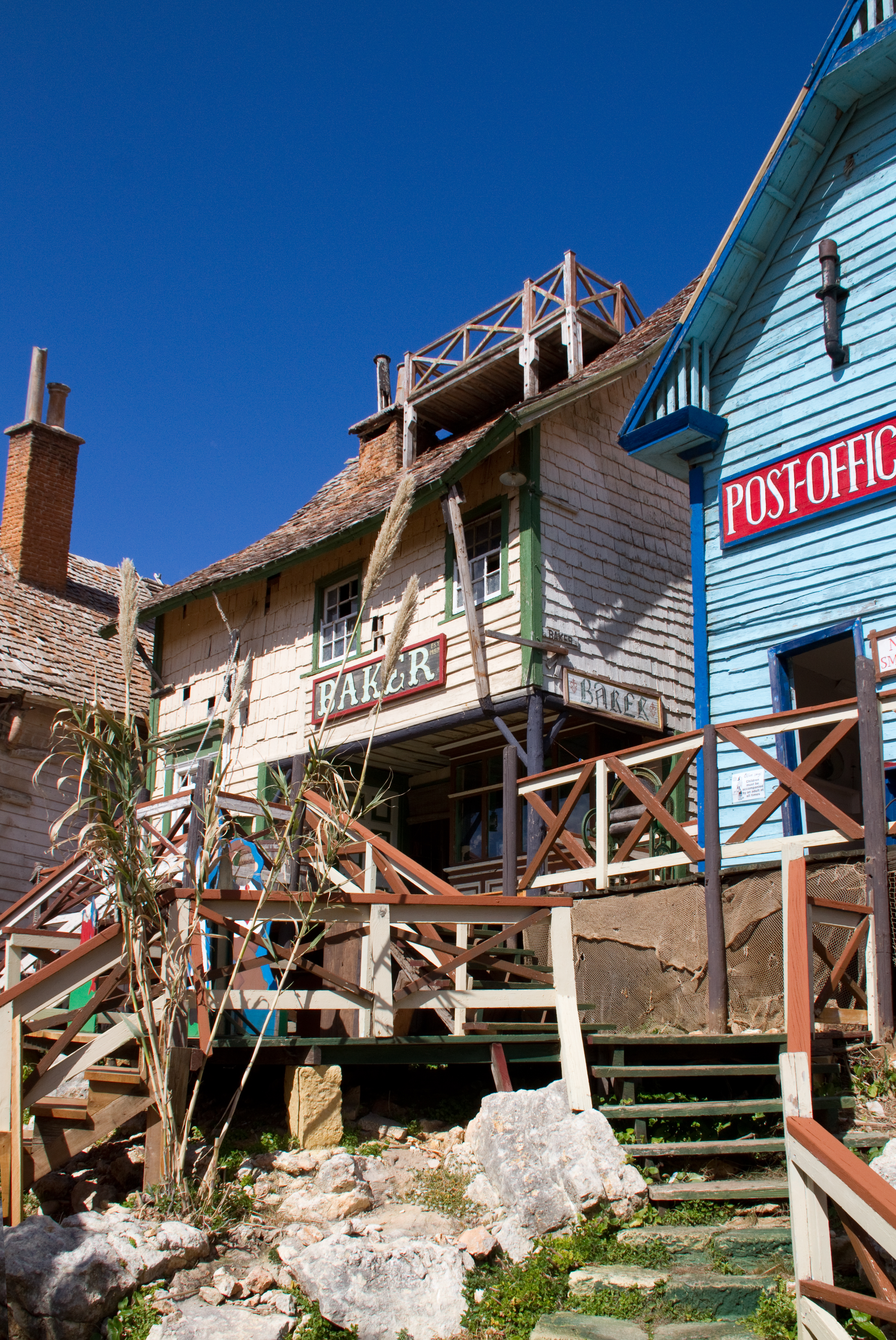 Vesnice Popeye na Maltě - Anchor Bay | Secret World Trip Planner