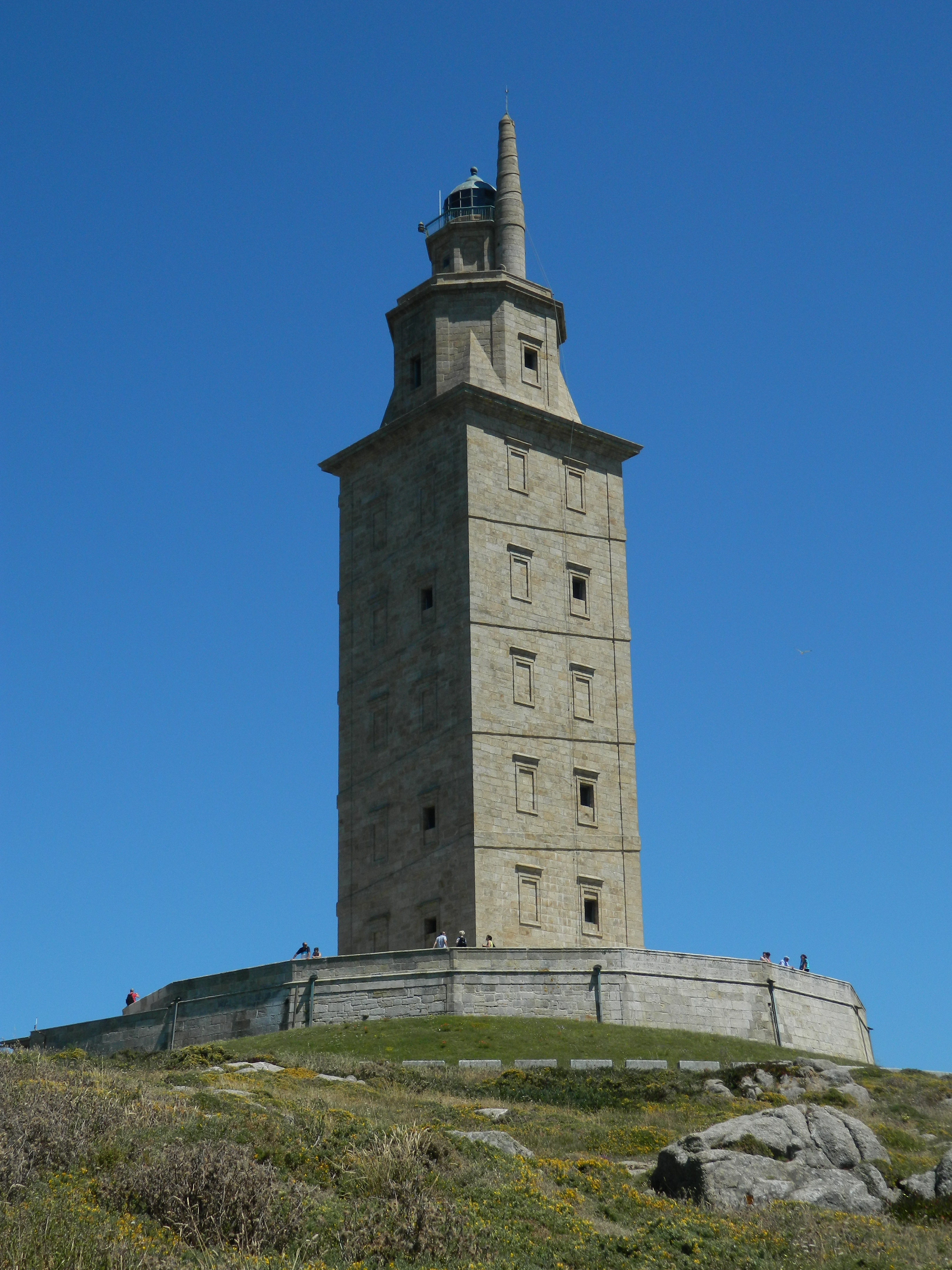 Torre de Hércules é um antigo farol romano - A Coruña | Secret World Trip Planner