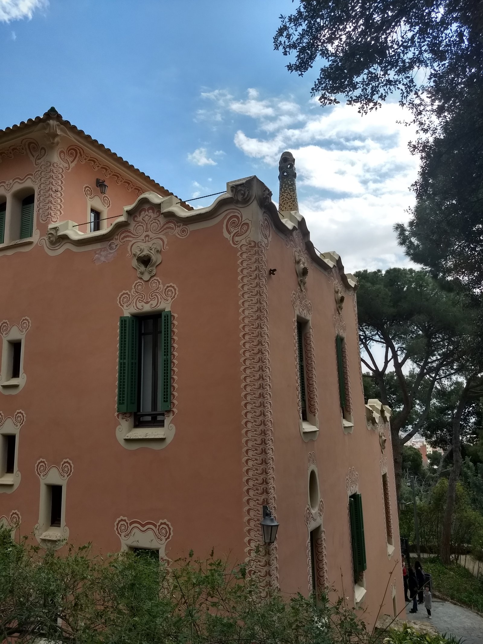 Barcelona's Park Güell - Barcelona | Secret World Trip Planner