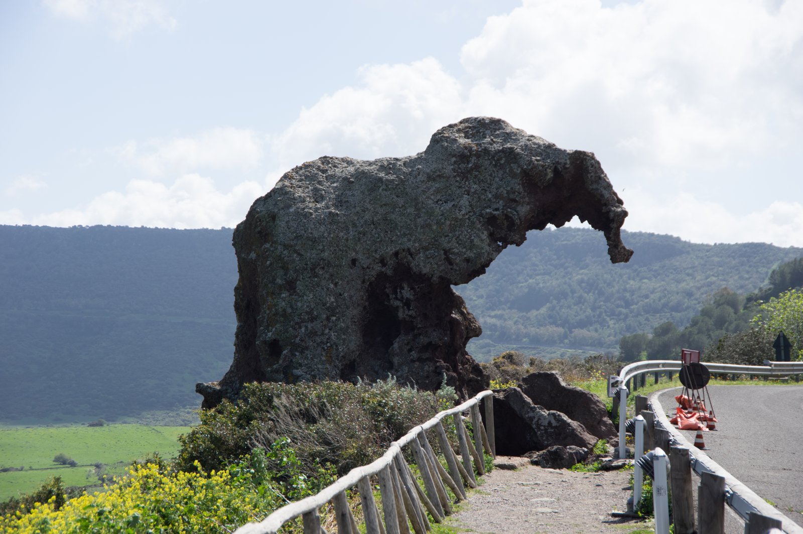意大利：大象岩  - Castelsardo | Secret World Trip Planner
