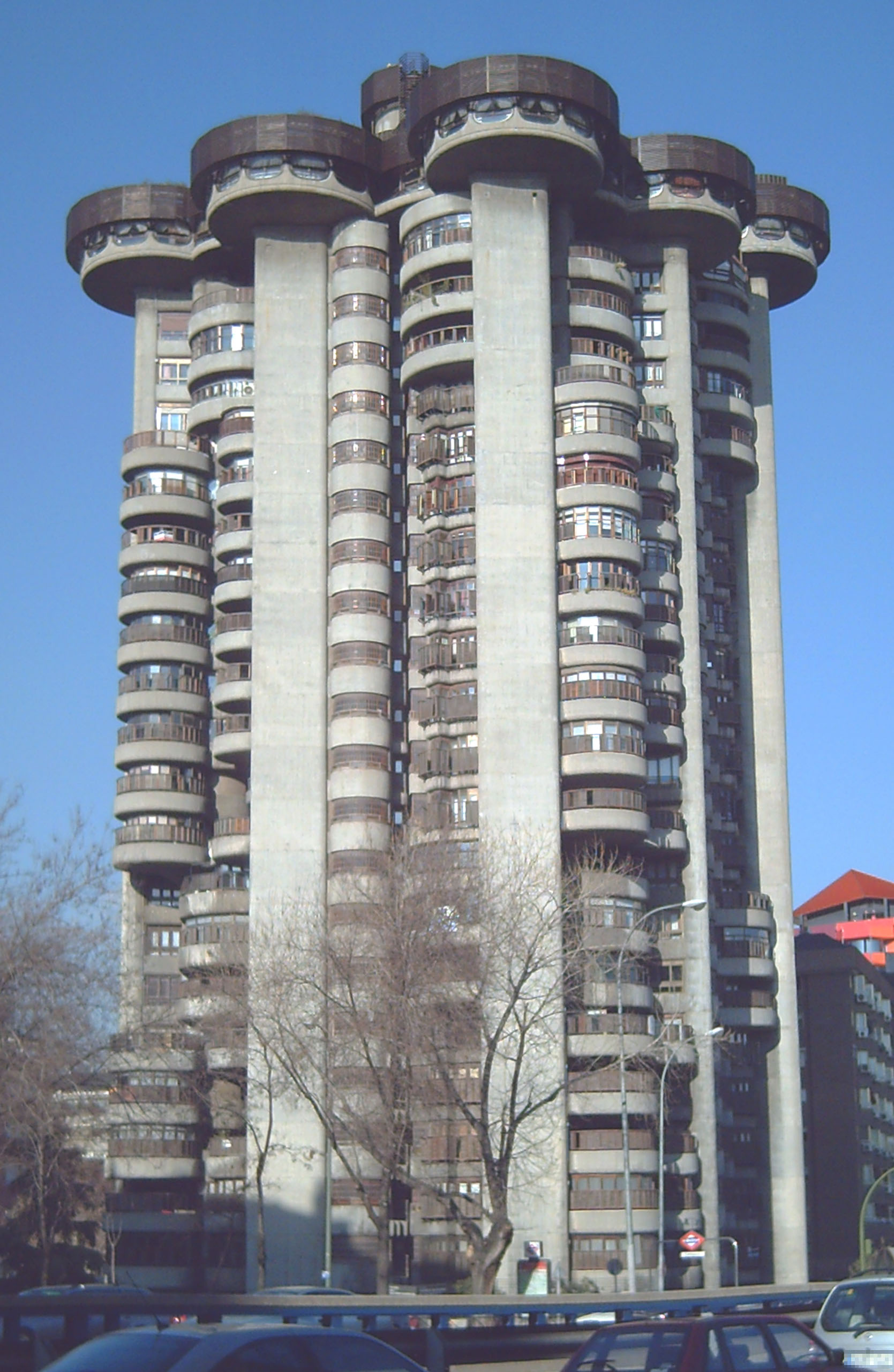 Torres Blancas by architect Sáenz de Oiza - Madrid | Secret World Trip Planner