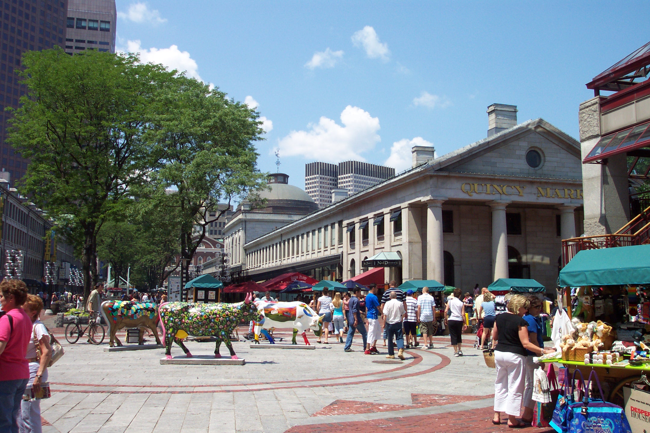 Fanueil Hall tirgus - Boston | Secret World Trip Planner