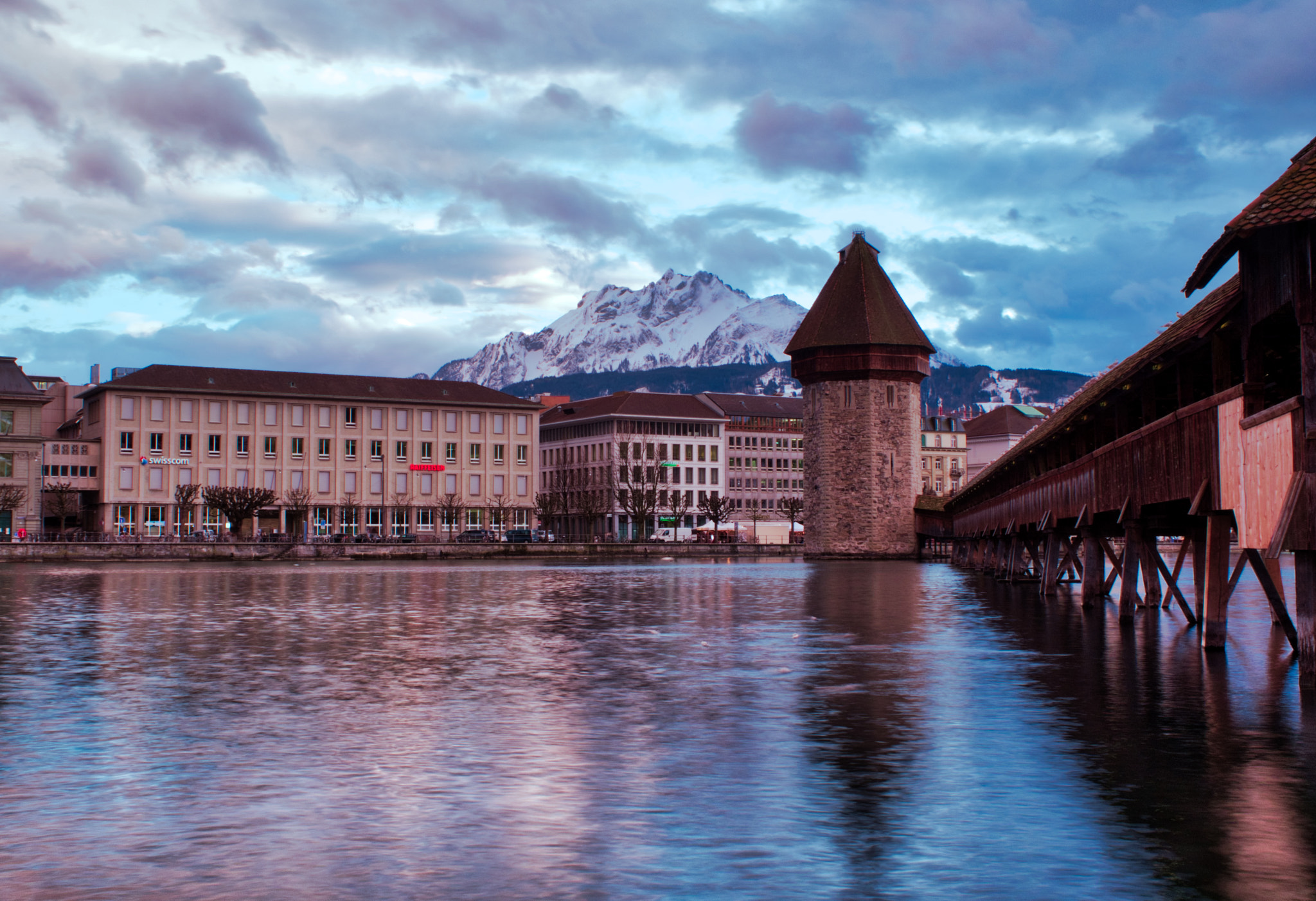 A kápolnahíd (Kapellbrücke) - Lucerna | Secret World Trip Planner