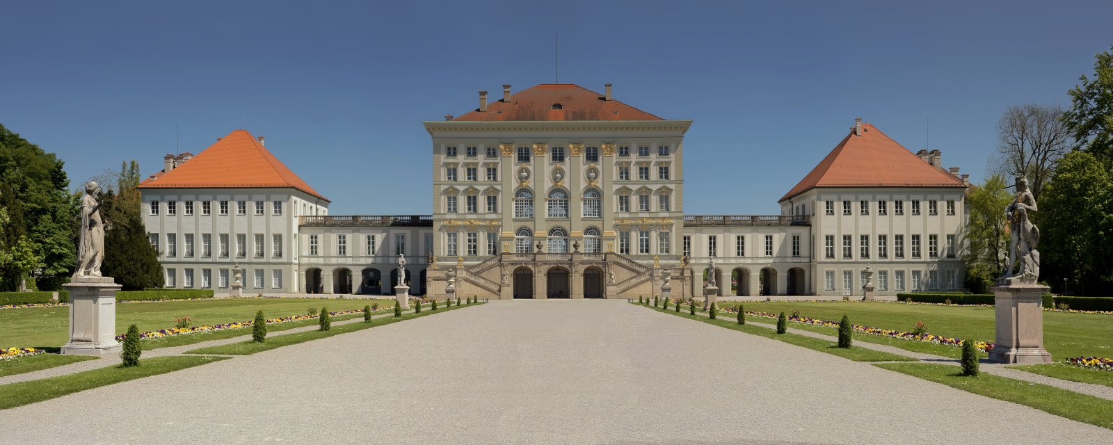 Il Palazzo di Nymphenburg è un palazzo barocco di Monaco di Baviera. - München | Secret World Trip Planner