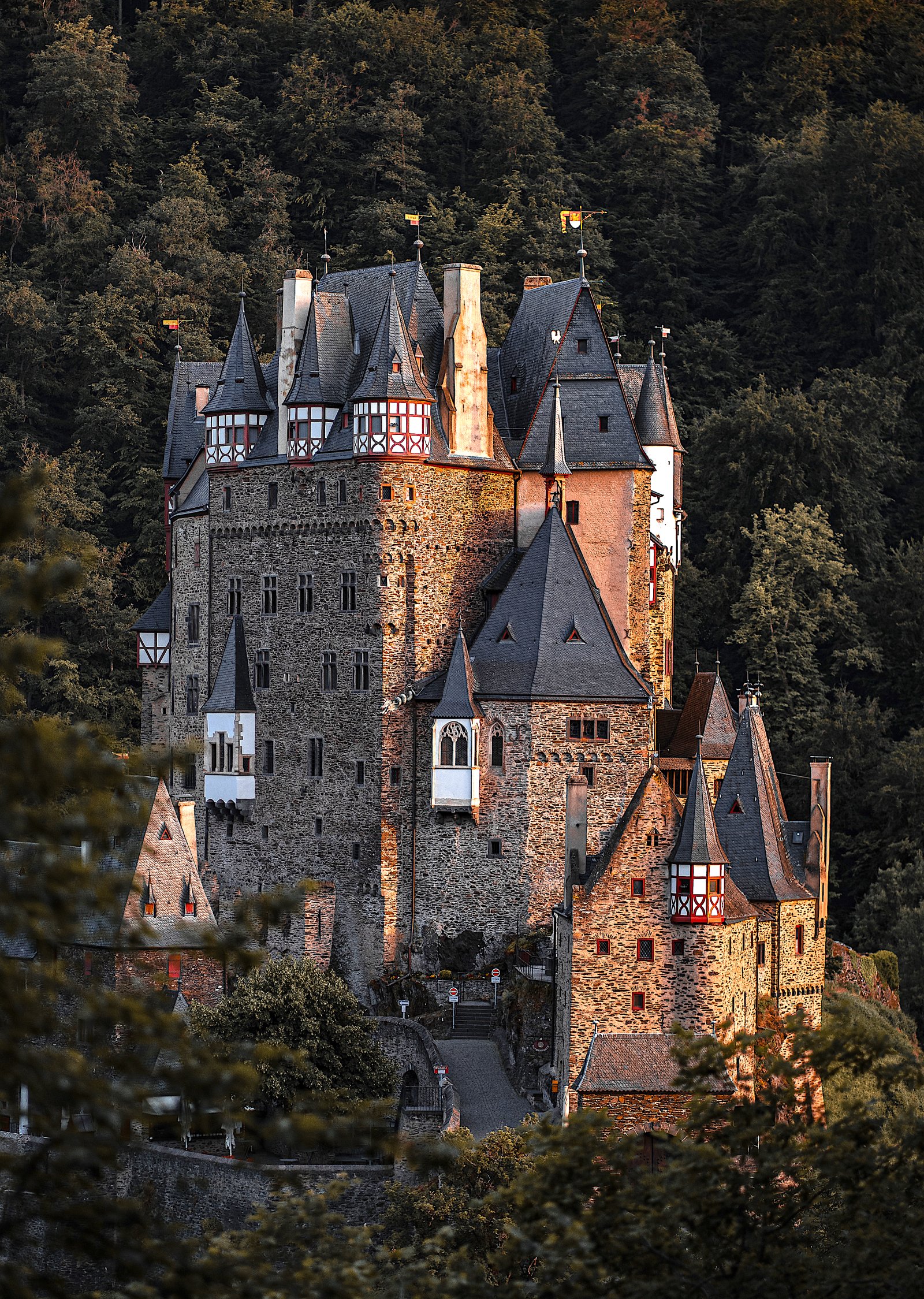 Hrad Eltz (německy Burg Eltz) - Münstermaifeld | Secret World Trip Planner