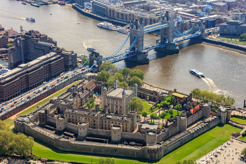 Londono bokštas: Vienas iš labiausiai lankomų Londono objektų - Paslaptingasis pasaulis - Tower Bridge | Secret World Trip Planner