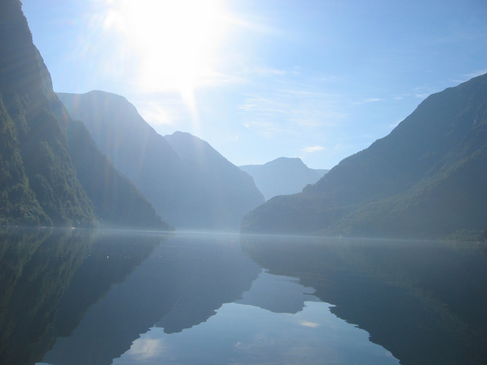 Nærøyfjord jest wspaniałym fiordem - Nærøyfjord | Secret World Trip Planner