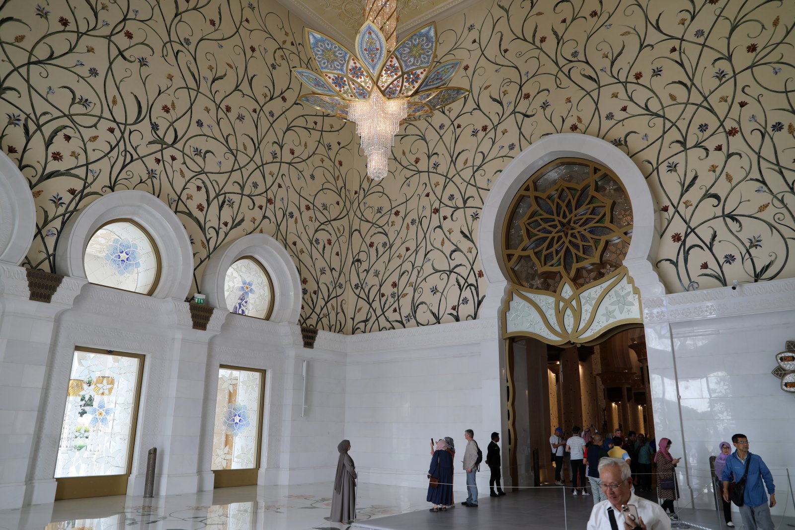 大摩西 - Abu Dhabi | Secret World Trip Planner