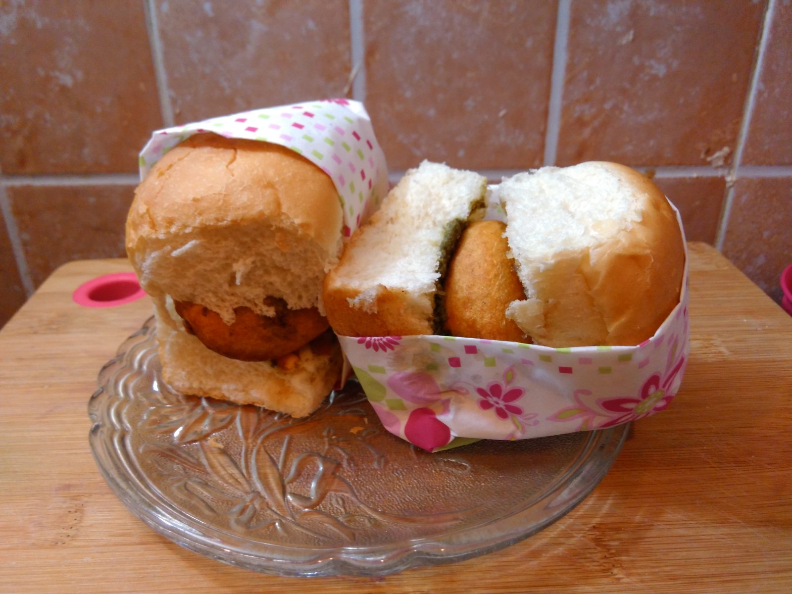 Vada Pao is the Indian version of burger - Mumbai | Secret World Trip Planner