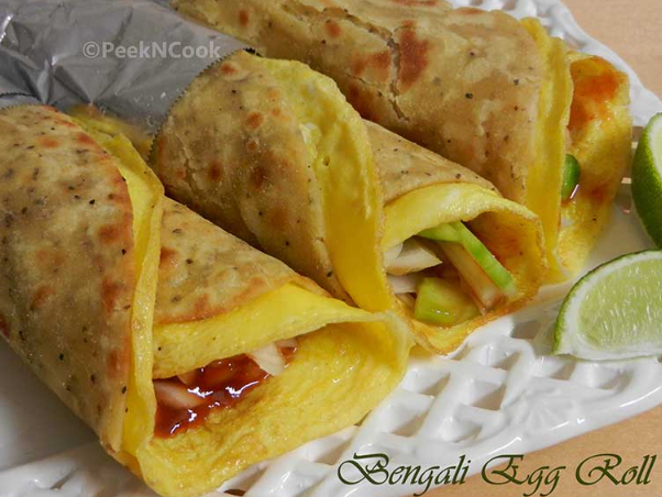 Rulourile de ouă sunt o mâncare stradală populară în Kolkata - Calcutta | Secret World Trip Planner