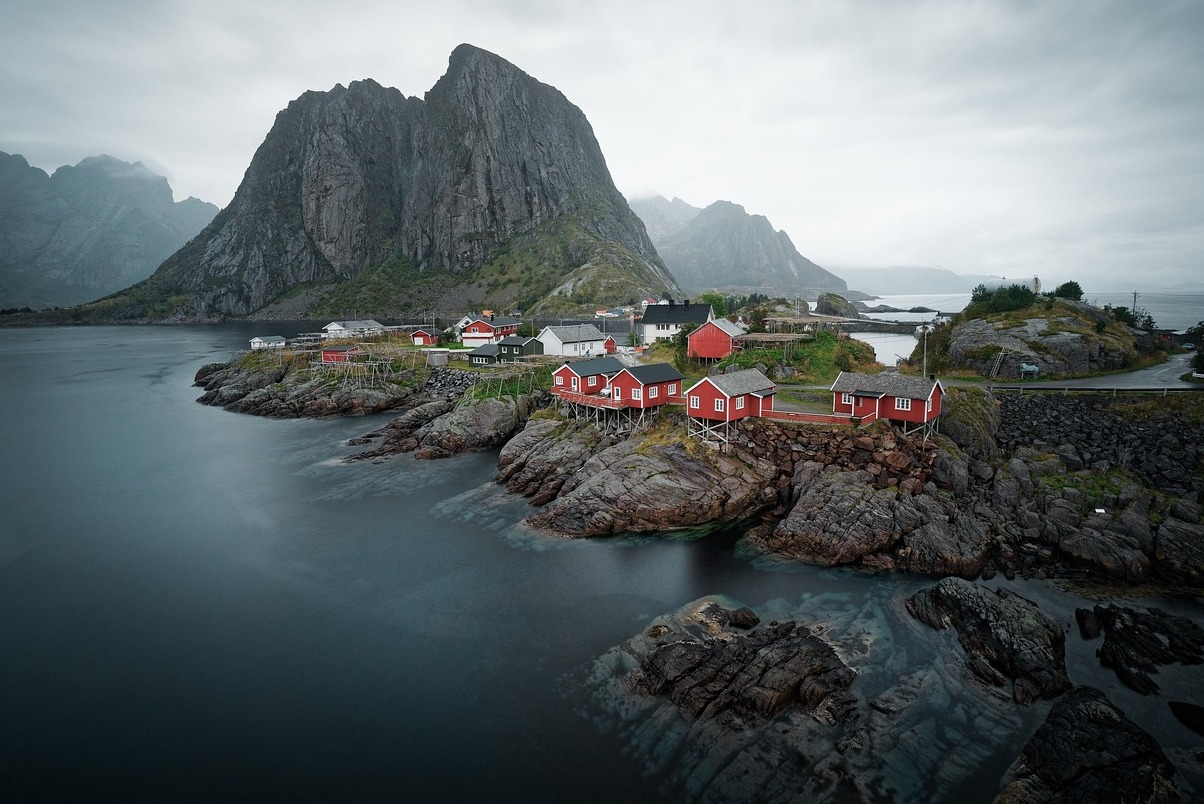 Reine Norveç'te bir balıkçı köyüdür - Reine | Secret World Trip Planner