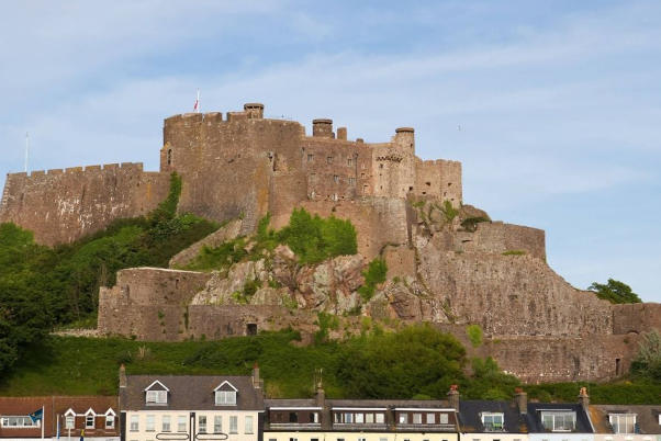 Slottet Mont Orgueil i Jersey | Secret World Trip Planner