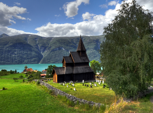 ウルネス・スターヴ教会（ノルウェー語：Urnes stavkyrkje） - Ørnesveien | Secret World Trip Planner