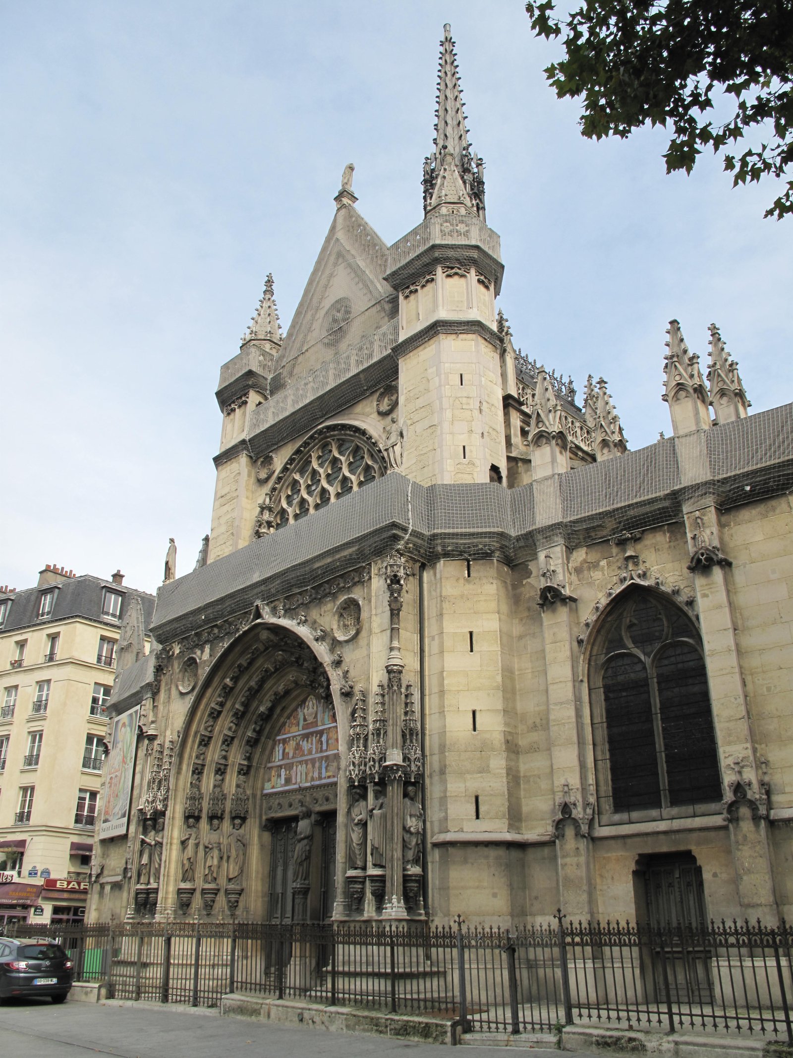 Paris et l'église Saint-Laurent - Paris-10E-Arrondissement | Secret World Trip Planner