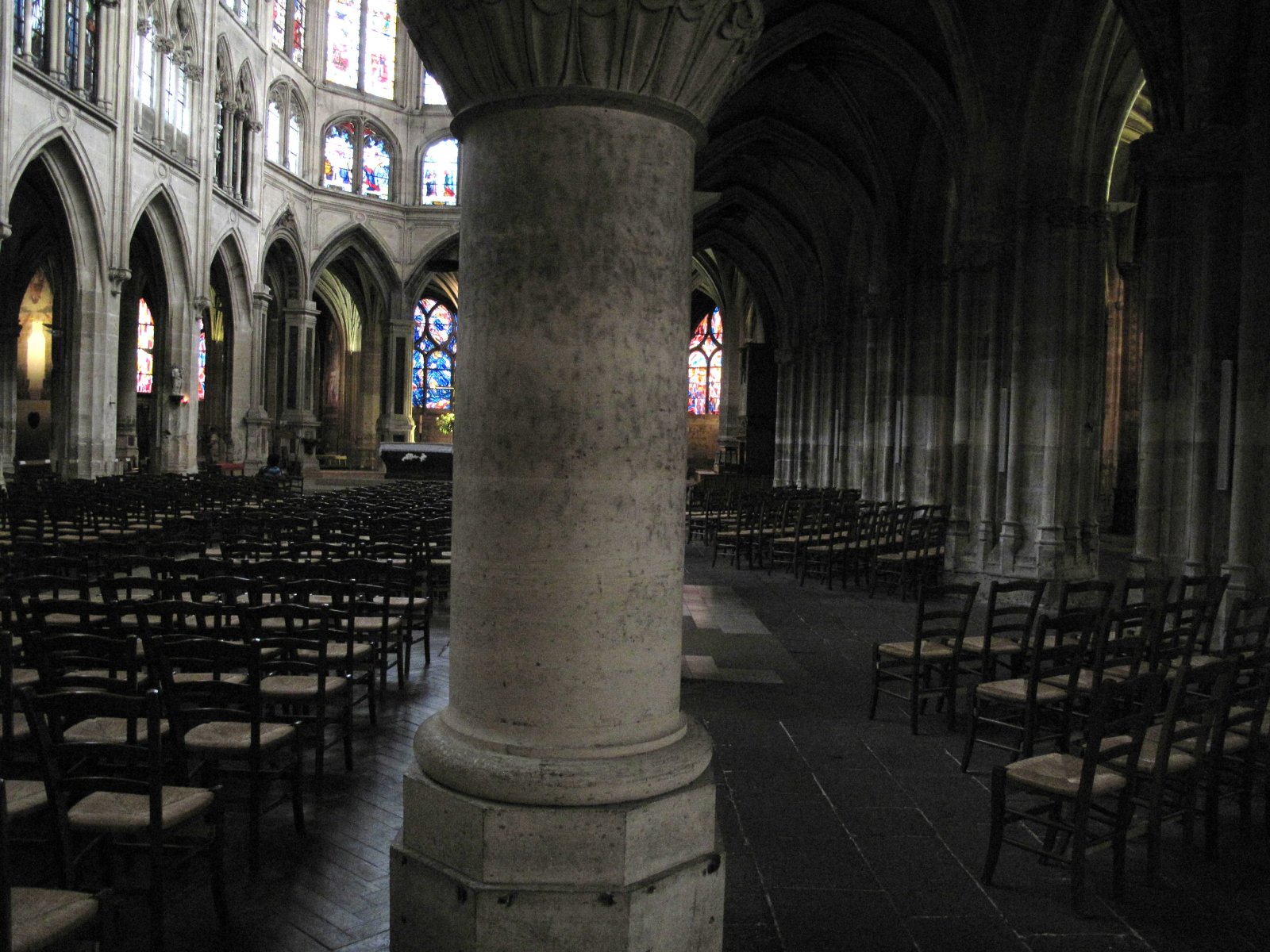 サン・セアキュート・ヴェリニ教会：パリで最も古い教会の一つ - 秘密の世界 - Chiesa di Saint-Séverin | Secret World Trip Planner