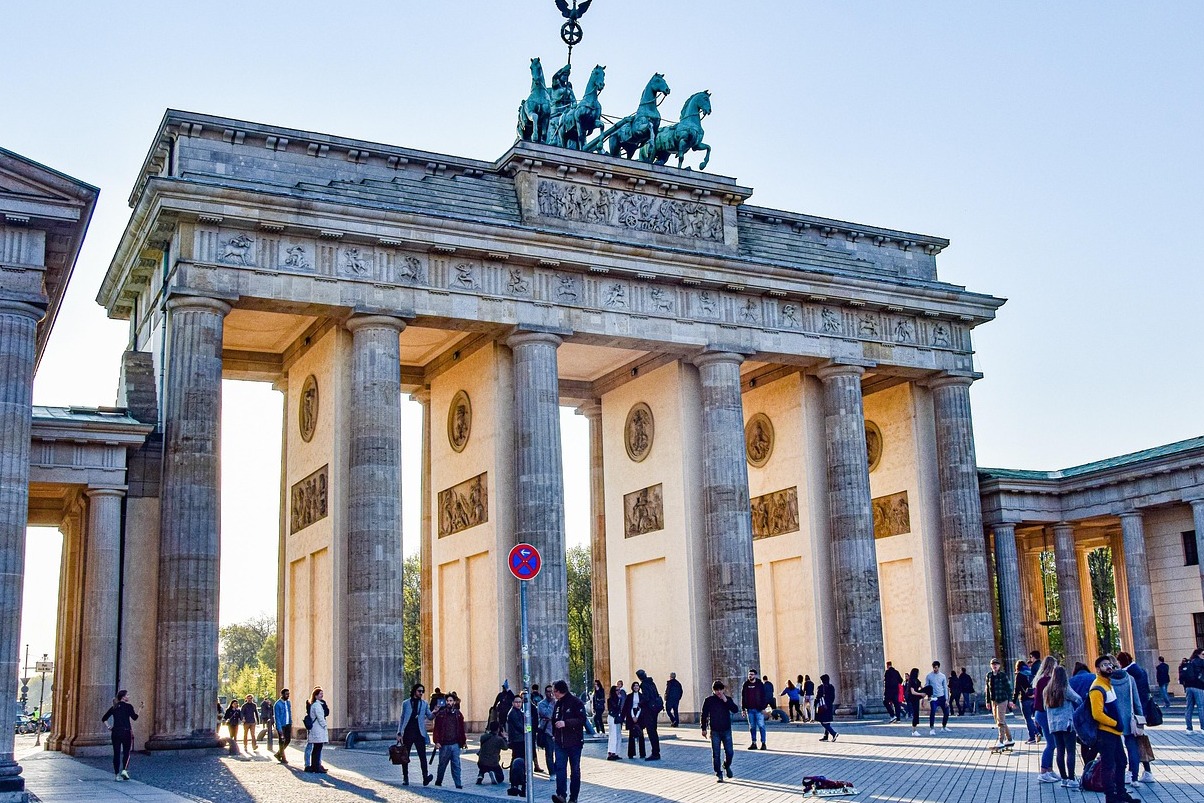 Бранденбургската врата, символ на Берлин - Berlin | Secret World Trip Planner