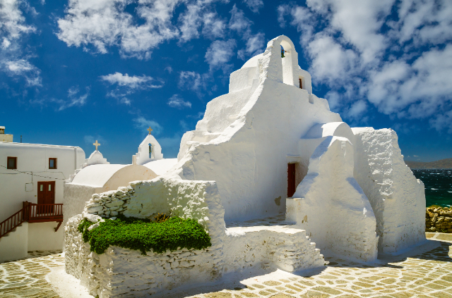 Chiesa di Panagia Paraportiani - Mikonos | Secret World Trip Planner