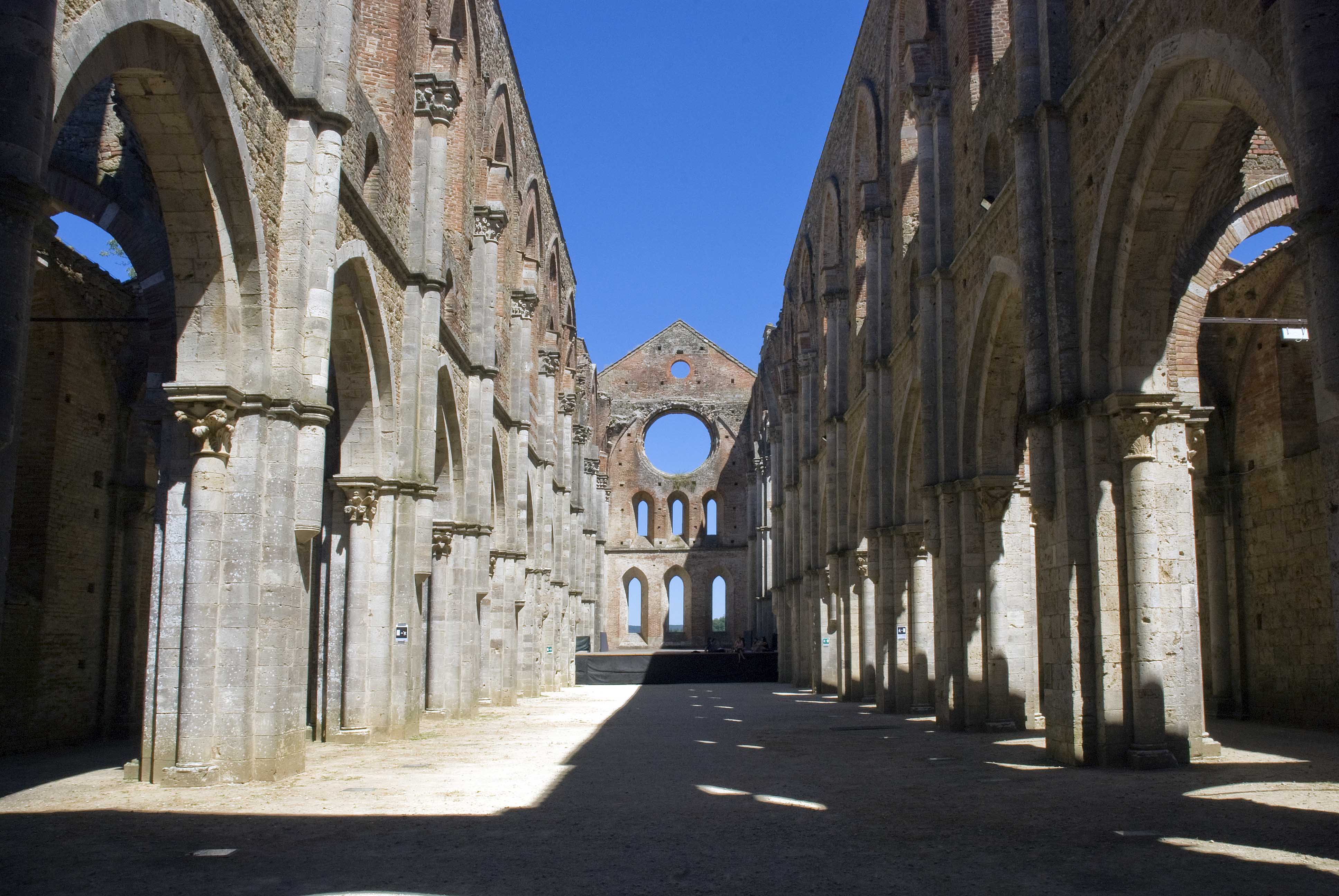 Abația din San Galgano - Chiusdino | Secret World Trip Planner