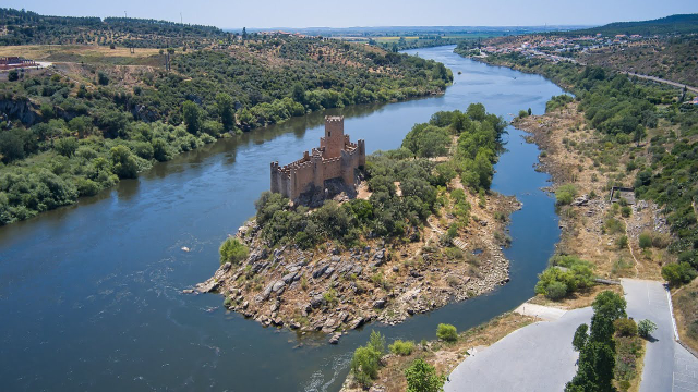 Almourol qal'asi - Praia do Ribatejo | Secret World Trip Planner