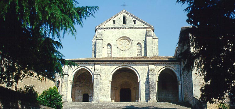 Abasia ya Cistercian ya Casamari