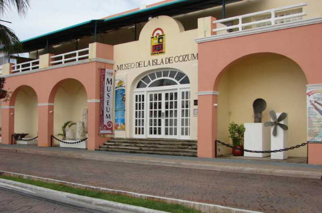 La Casa della Cultura - San Miguel de Cozumel | Secret World Trip Planner