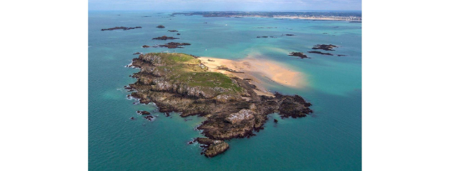 Les fortifications de l'île de Cézembre - Saint-Malo | Secret World Trip Planner