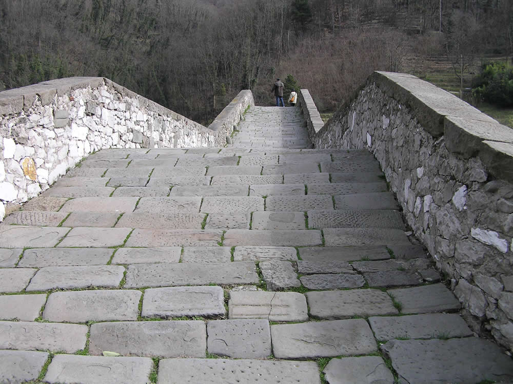Ponte del Diavolo utawa Maddalena,
