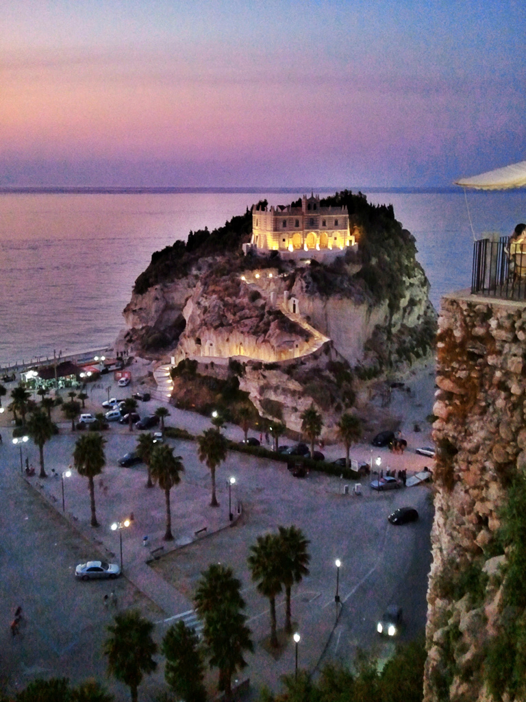 အက်စ်မာရီယာကျွန်း - Tropea | Secret World Trip Planner