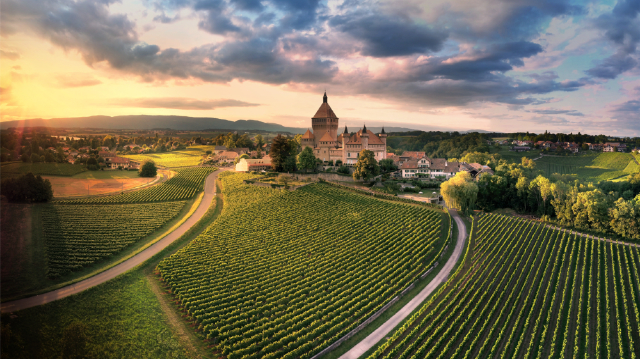 Castelo de Vufflens - Vufflens-le-Château | Secret World Trip Planner