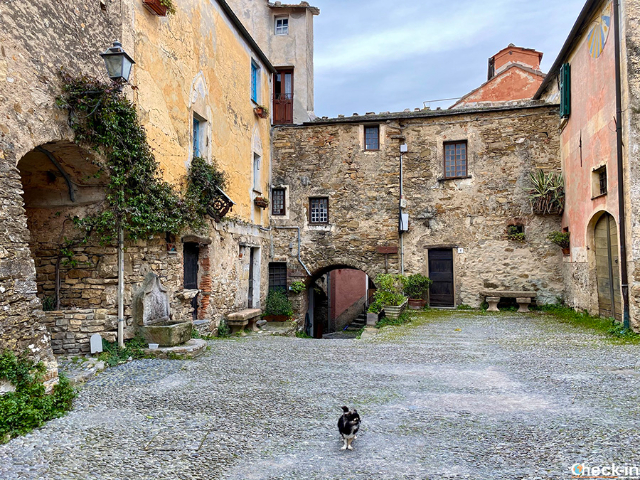 Colla Micheri: začarano selo Thora Heyerdahla - Colla Micheri | Secret World Trip Planner