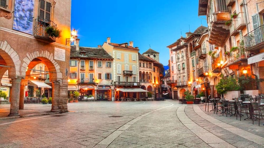 Площа Старий Ринок - Domodossola | Secret World Trip Planner