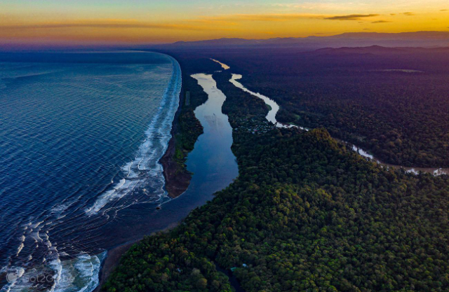 Parco Nazionale Tortuguero - Roxana | Secret World Trip Planner