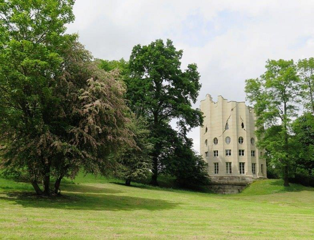 کویر د رتز آی - Chambourcy | Secret World Trip Planner