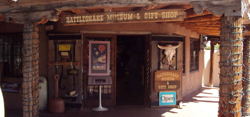Museo Internacional de la Serpiente de Cascabel de América - Albuquerque | Secret World Trip Planner