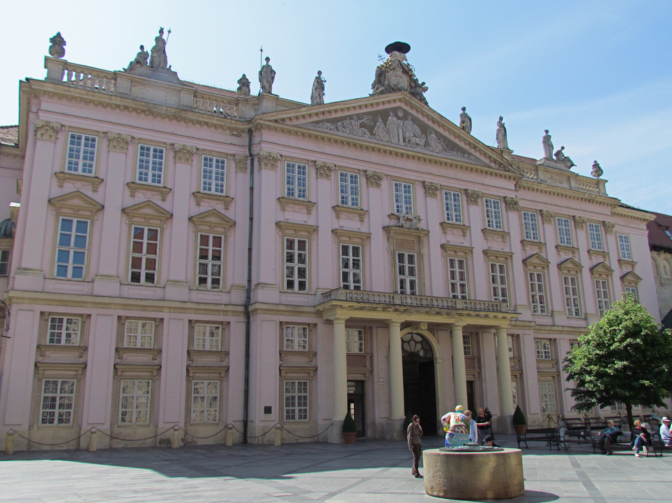 Primaciálny Palác (Primate) - Primaciálne nám. 494/2 | Secret World Trip Planner