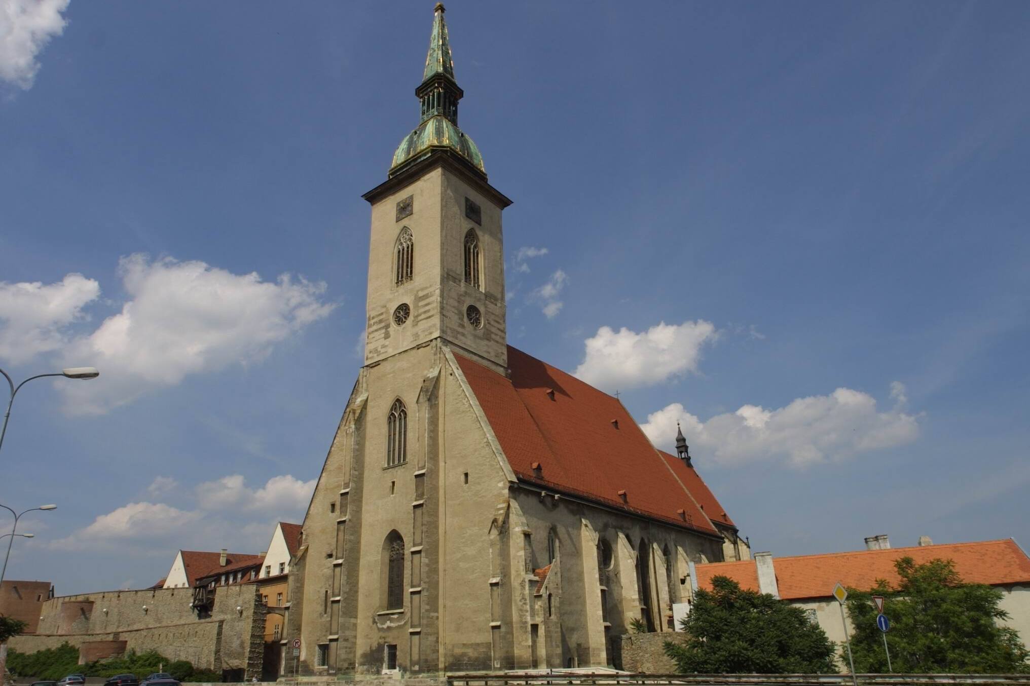 Dom svateho Martina (Skt. Martins Domkirke) - Rudnayovo námestie 1 | Secret World Trip Planner