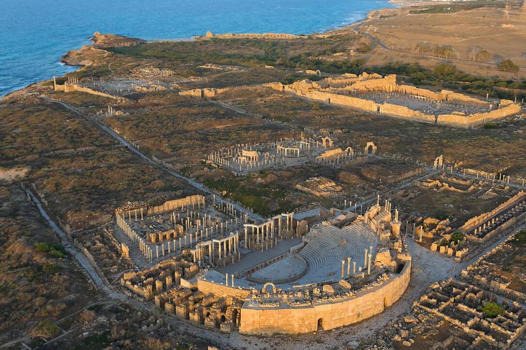 Leptis Magna of Lepcis Magna was een prominente stad van het Romeinse Rijk, gelegen in de stad i. - Leptis Magna | Secret World Trip Planner
