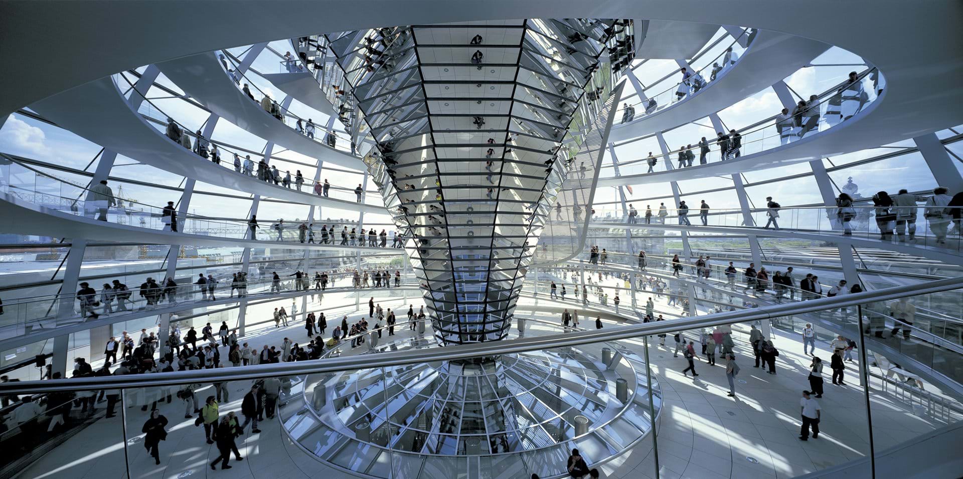 Bundestag U Berlinu Secret World
