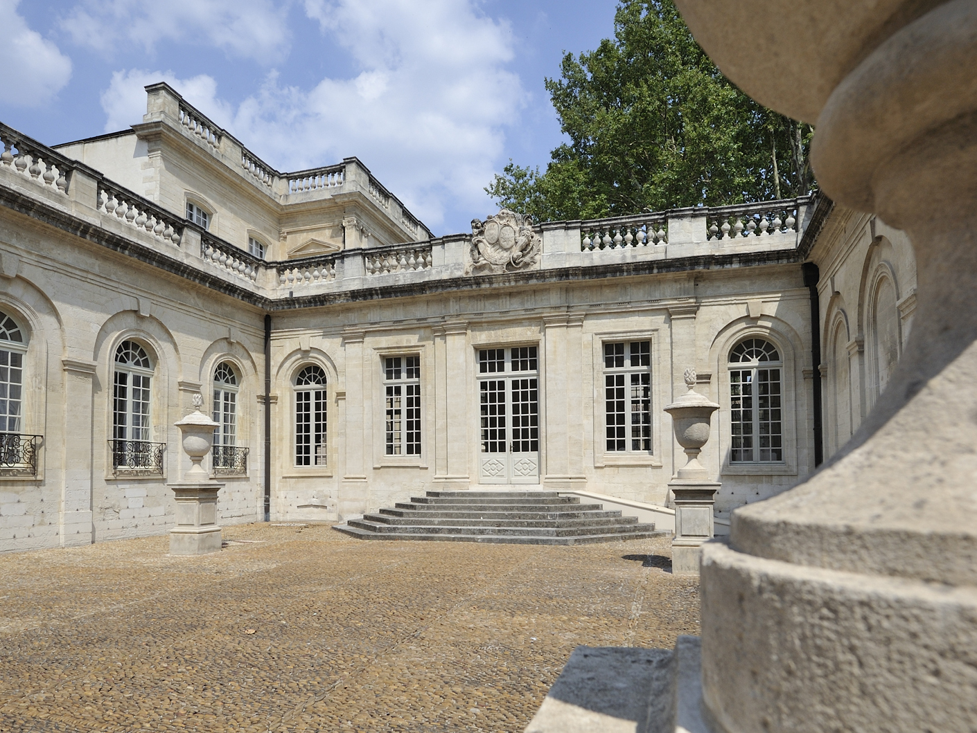 Kalvet Muze-Bota Sekrete - Avignon | Secret World Trip Planner