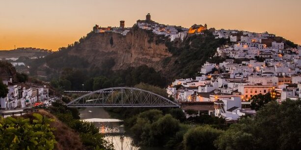 Arcos de la Frontera: the town that sits on a cliff and knows it