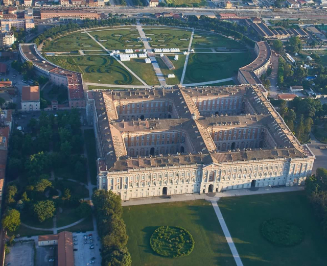 Pálás Ríoga Caserta - Caserta | Secret World Trip Planner