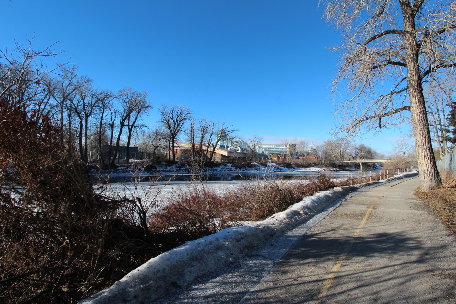 Op St George ' s Island, de Calgary Zoo - Calgary | Secret World Trip Planner