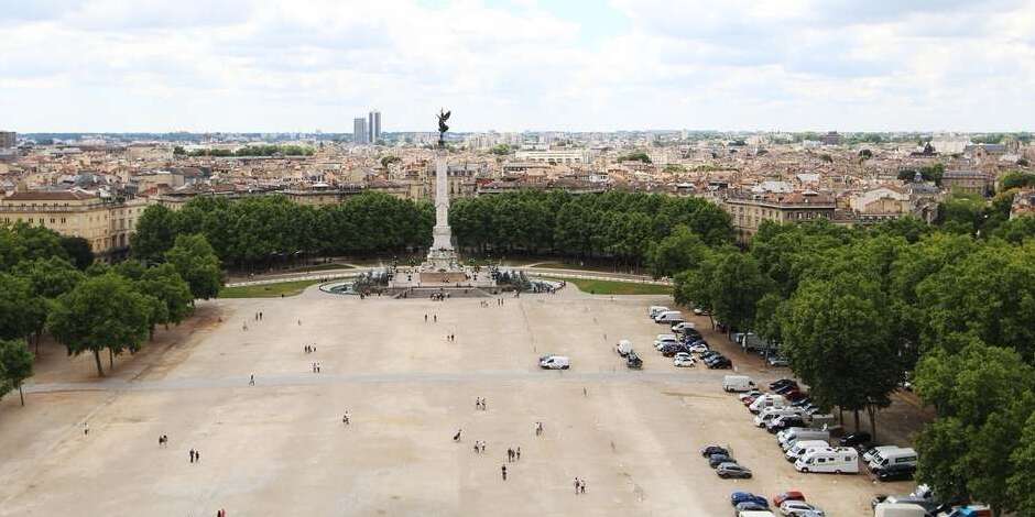 Esplanade des Quinconces,einer der größten Plätze Europas - Bordeaux | Secret World Trip Planner