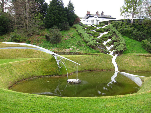Dumfries:en ægte skønhed, haven af kosmisk spekulation - Holywood | Secret World Trip Planner