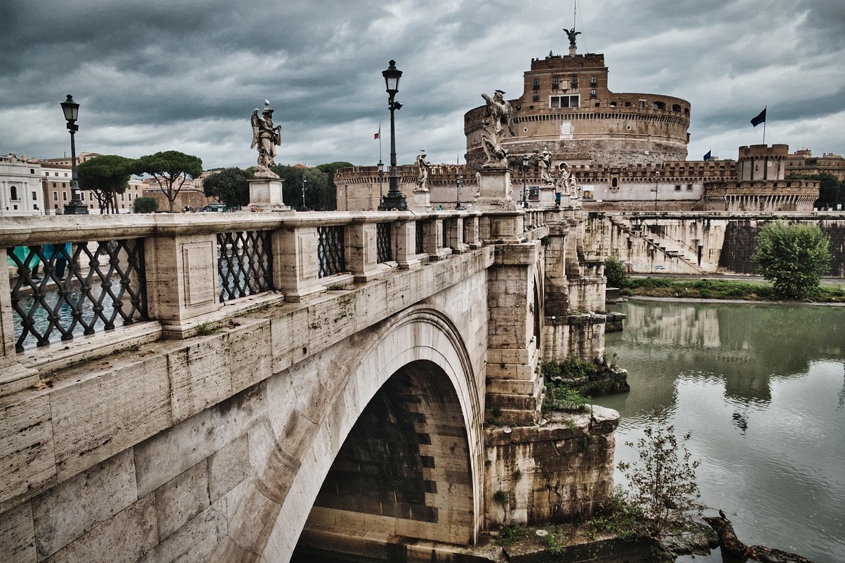 O castelo de Monte Sant ' angelo - Monte Sant'Angelo | Secret World Trip Planner