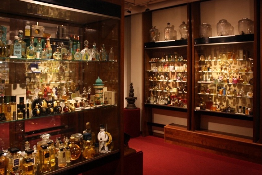 Barcelona: Perfume Museoa - Barcelona | Secret World Trip Planner