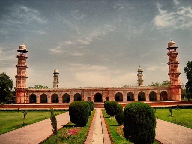 贾汉吉尔陵墓 - Lahore | Secret World Trip Planner