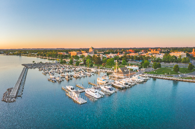 特拉弗斯城 - Traverse City | Secret World Trip Planner