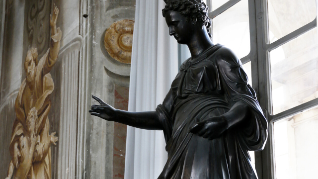 Les six incroyables sculptures de l'Aula Magna - Genova | Secret World Trip Planner