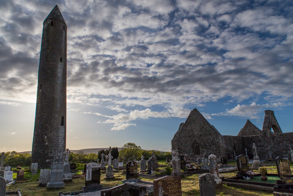 Torre redonda de Kilmacduagh - Kilmacduagh | Secret World Trip Planner